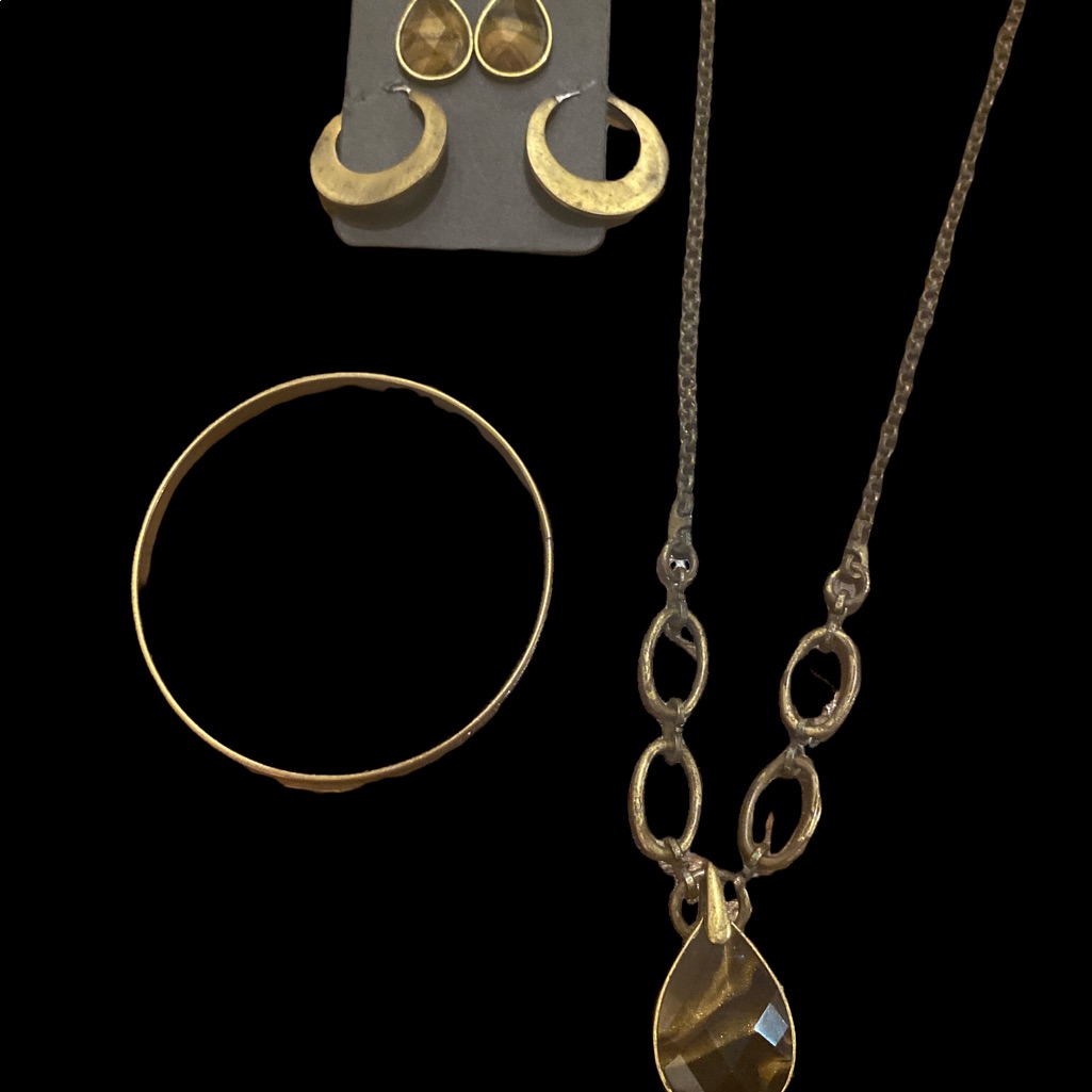 Gold Tone Jewelry Set 57